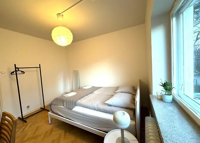 Simplestay Airport *